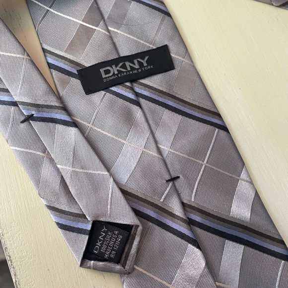 Silk DKNY Tie - Picture 2 of 2